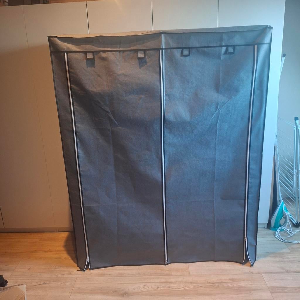 Mooie stoffen kast, Huis en Inrichting, Kasten | Kledingkasten, Ophalen, Zo goed als nieuw, 25 tot 50 cm, Minder dan 100 cm