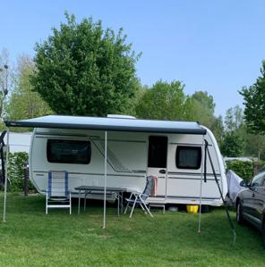 Fendt Bianco Activ 465SFH, Caravans en Kamperen, Caravans, Treinzit, Particulier, 5 tot 6 meter, Schokbreker