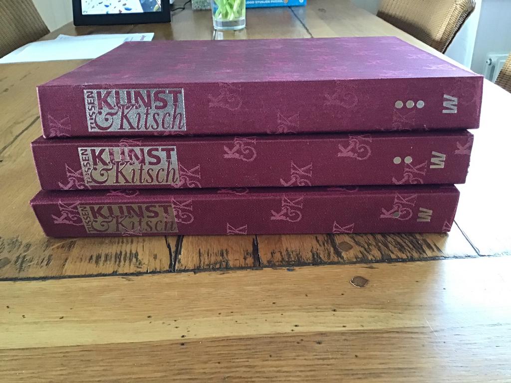 Tussen Kunst en Kitsch - 1ste drie jaargangen, Ophalen of Verzenden, Gelezen, Muziek, Film of Tv