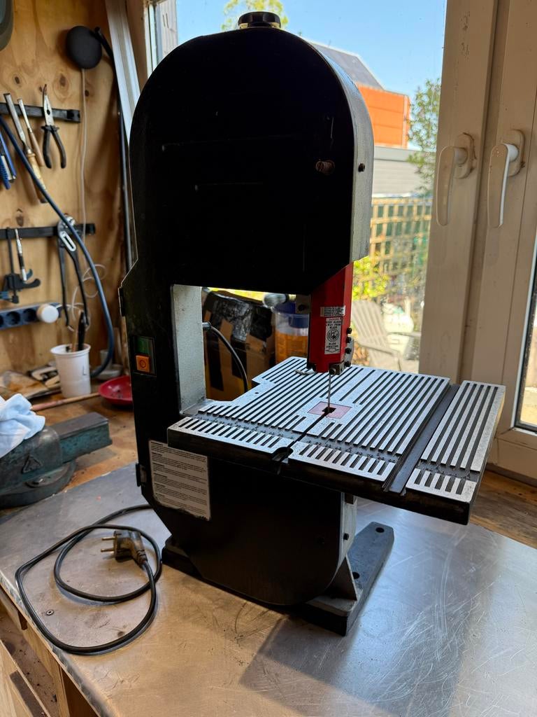 Kinzo lintzaag - Krachtige en veelzijdige zaagmachine, Doe-het-zelf en Verbouw, Gereedschap | Zaagmachines, Ophalen, Gebruikt