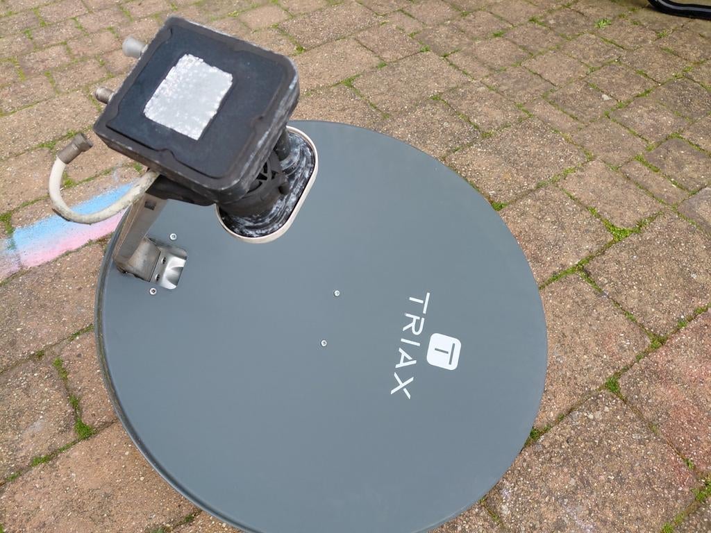 Triax tv schotel, Ophalen