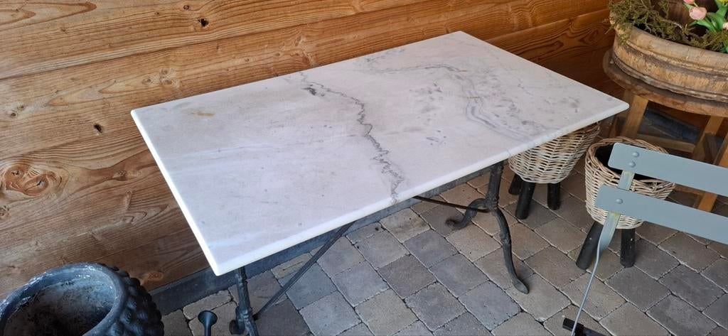 Marmeren tuintafel met smeedijzeren onderstel, Ophalen, Gebruikt, 100 tot 150 cm, Overige materialen