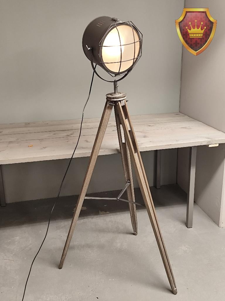 Industriële vloerlamp tripod hout met metalen kap, Ophalen of Verzenden, Zo goed als nieuw, Hout, 150 tot 200 cm