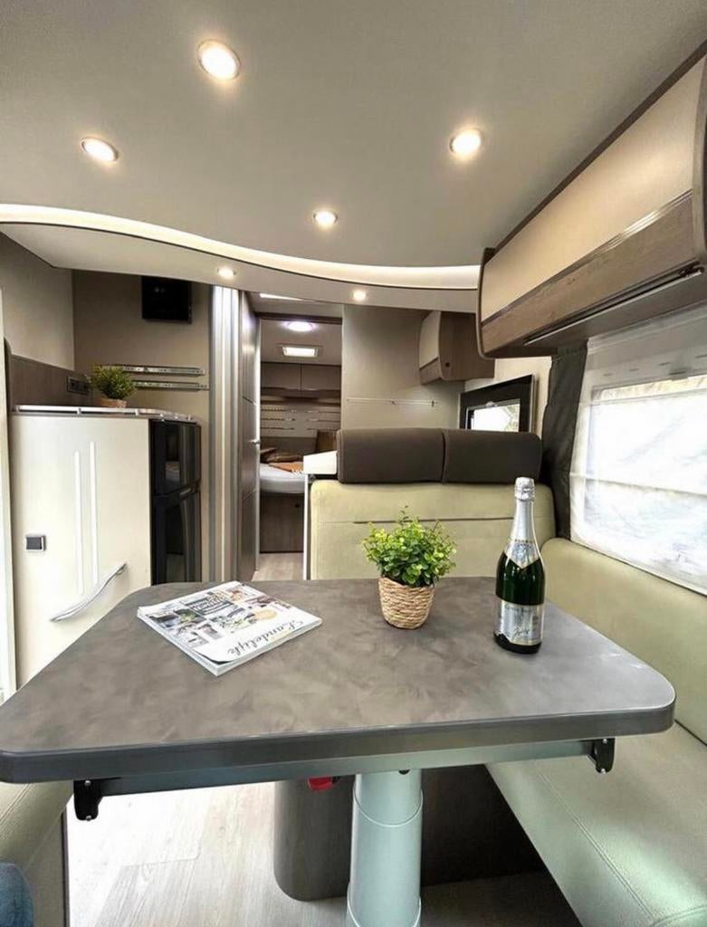 Caravans And Camping Automaat
