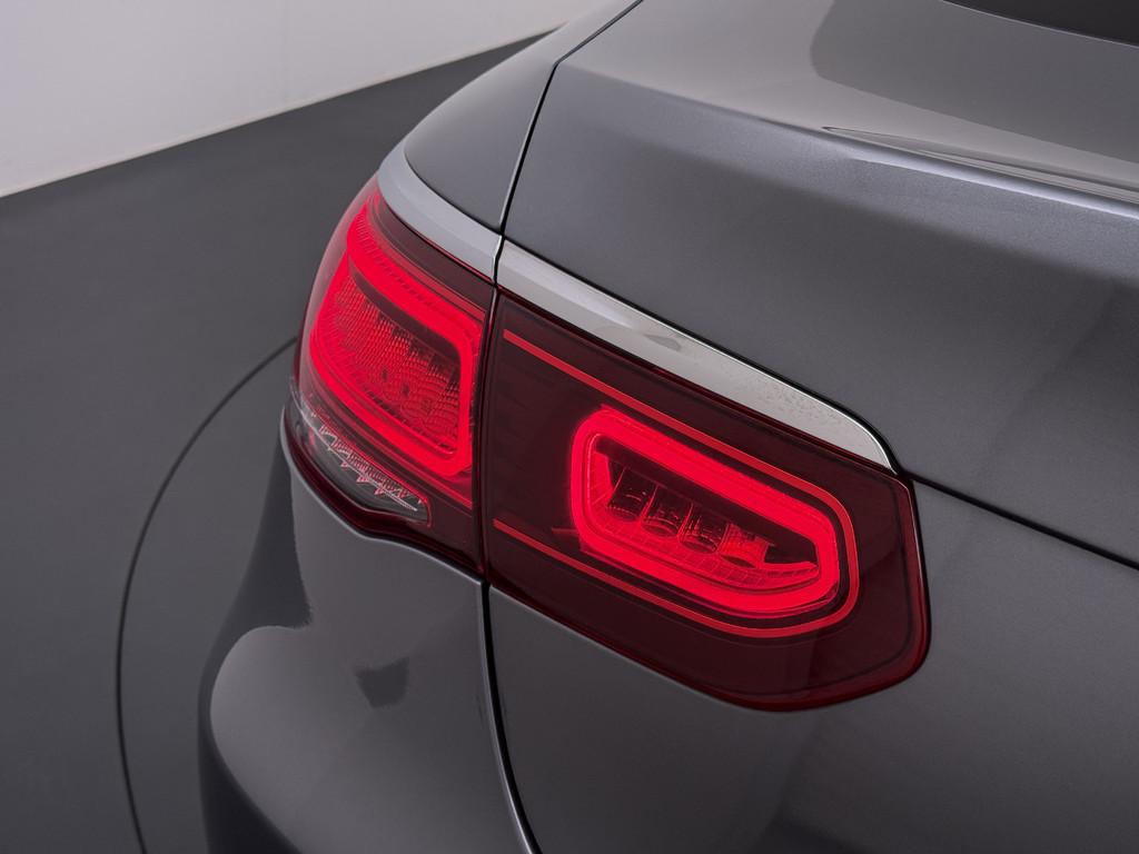 Mercedes-Benz GLC Coupé 300 4MATIC AMG line | Schuifdak Dis, Auto's, Automaat, 12 maanden, Gebruikt, 4 cilinders