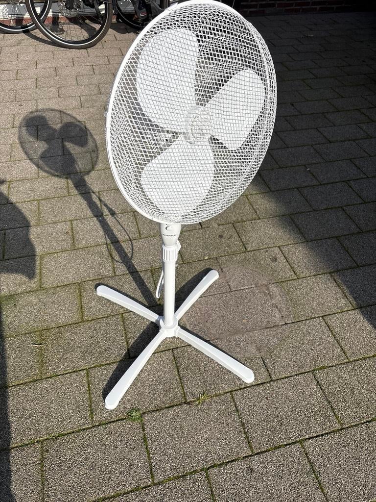 Inventum Ventilator - 3 Snelheden - Wit, Witgoed en Apparatuur, Ventilatoren, Ophalen, Gebruikt, Statiefventilator