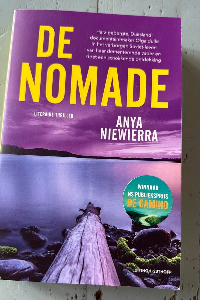 Anya Niewierra - De nomade, Boeken, Thrillers, Ophalen of Verzenden, Zo goed als nieuw, Anya Niewierra