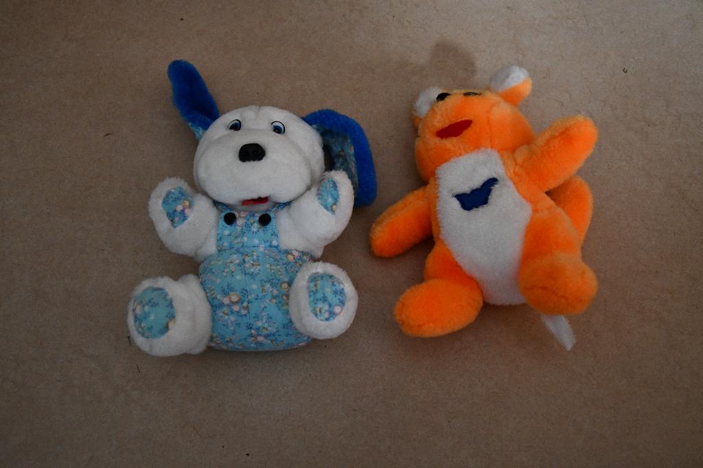 Twee ongebruikte pluche knuffels, Ophalen of Verzenden, Nieuw, Konijn