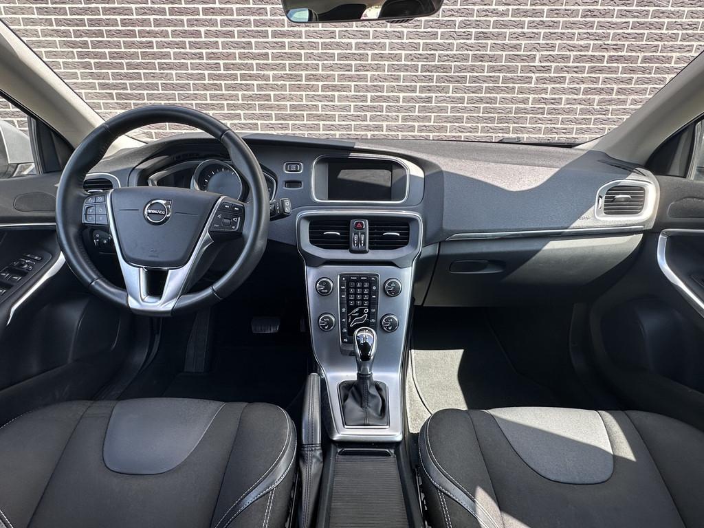 Volvo V40 1.5 T2 Nordic+ | Navigatie | Stoelverwarming | Cli, Auto's, Volvo, Stof, Euro 6, 4 cilinders, 700 kg