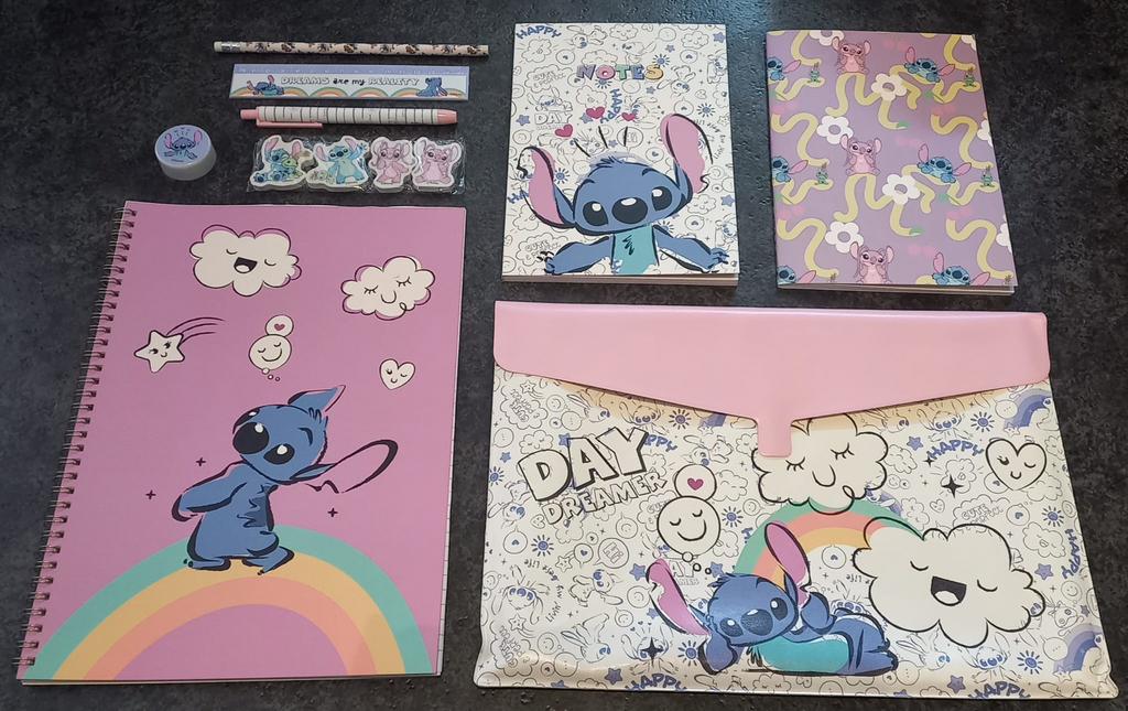 Nieuwe disney stitch schoolset, Verzamelen, Disney, Ophalen of Verzenden, Nieuw