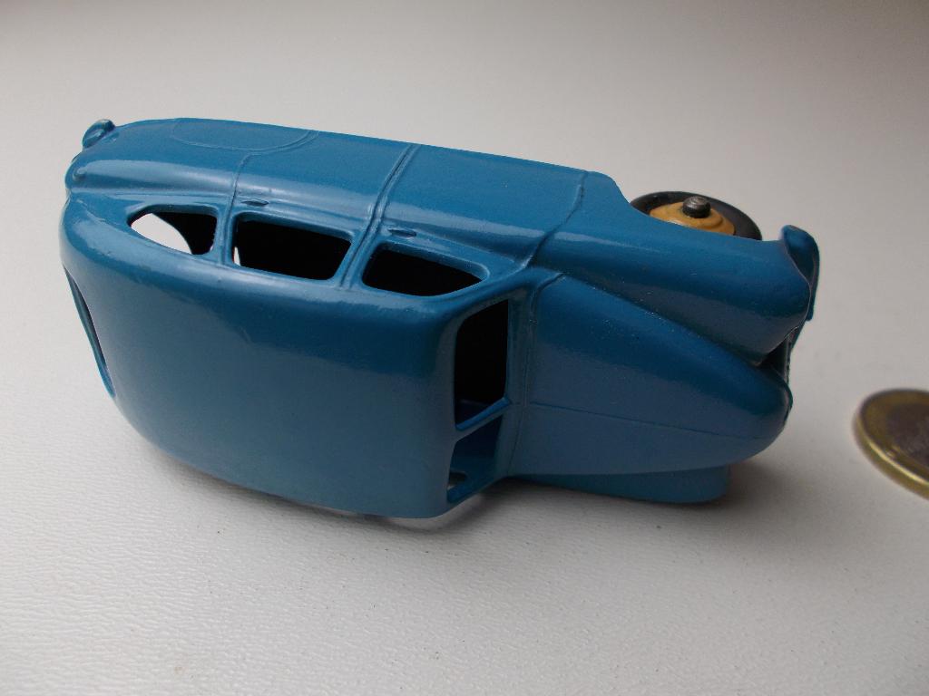 1954 Dinky Toys 153 VANGUARD (Repainted.) -B-., Ophalen of Verzenden, Gebruikt, Auto, Dinky Toys