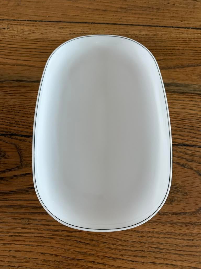 Serveerschaal wit met zwarte rand, Arzberg City Creativ, Ophalen of Verzenden, Effen, Porselein, Schaal of Schalen