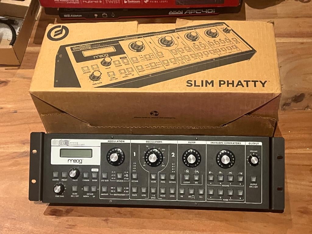 Moog Slim Phatty Desktop Synthesizer incl Rack Ears + Box, Ophalen, Zo goed als nieuw, Overige aantallen, Overige merken