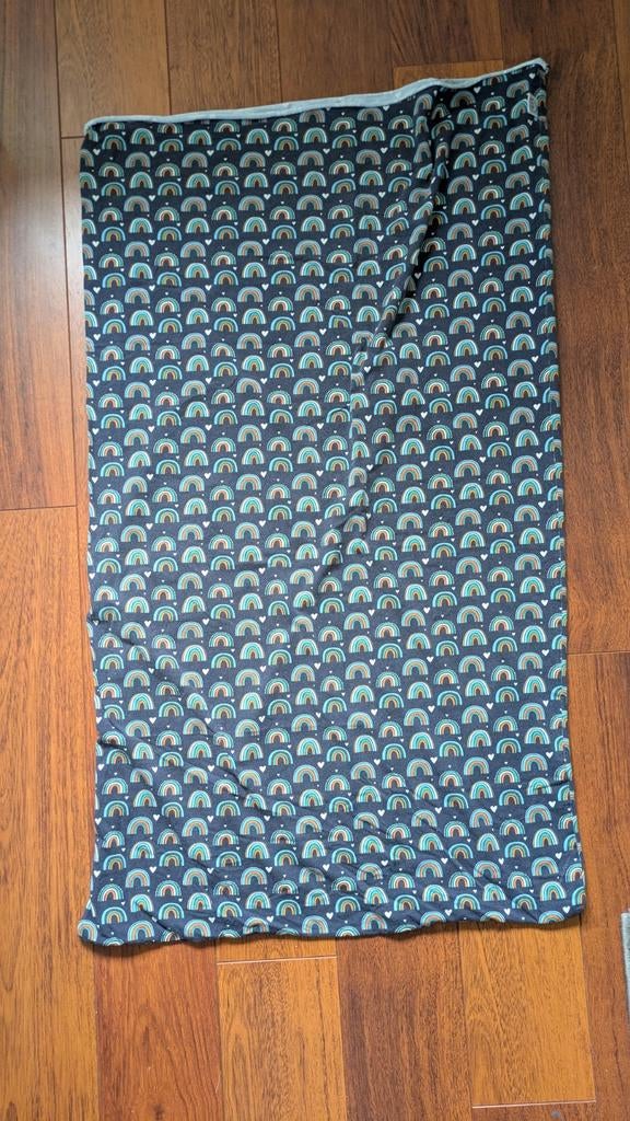 Slaaptunnel regenboog en hartjes, Ophalen of Verzenden, Gebruikt, Minder dan 70 cm, Deken