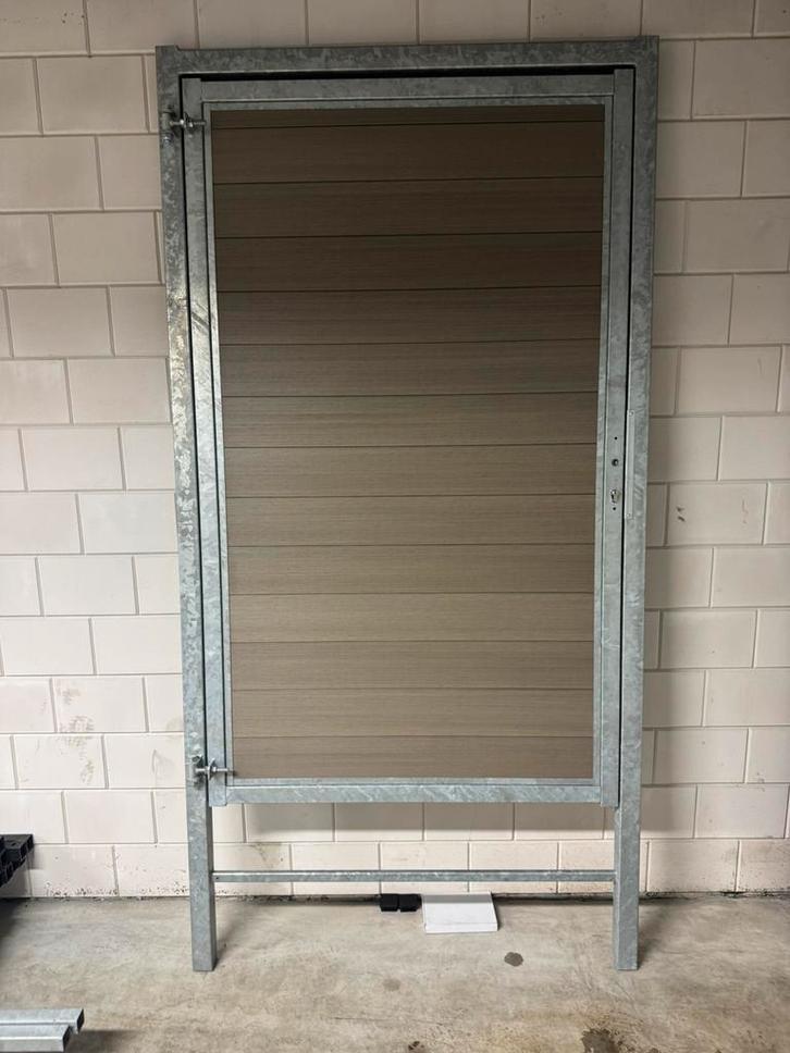 Poort met kozijn composiet laatste voor deze actie prijs!!!, Tuin en Terras, Tuinpoorten, Nieuw, Draaipoort, Composiet, 150 tot 200 cm
