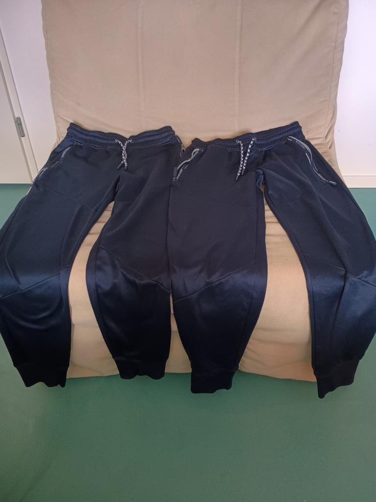 2 joggingbroeken maat 164 met touwtjes en grote zakken, Kinderen en Baby's, Kinderkleding | Maat 164, Broek, Ophalen of Verzenden
