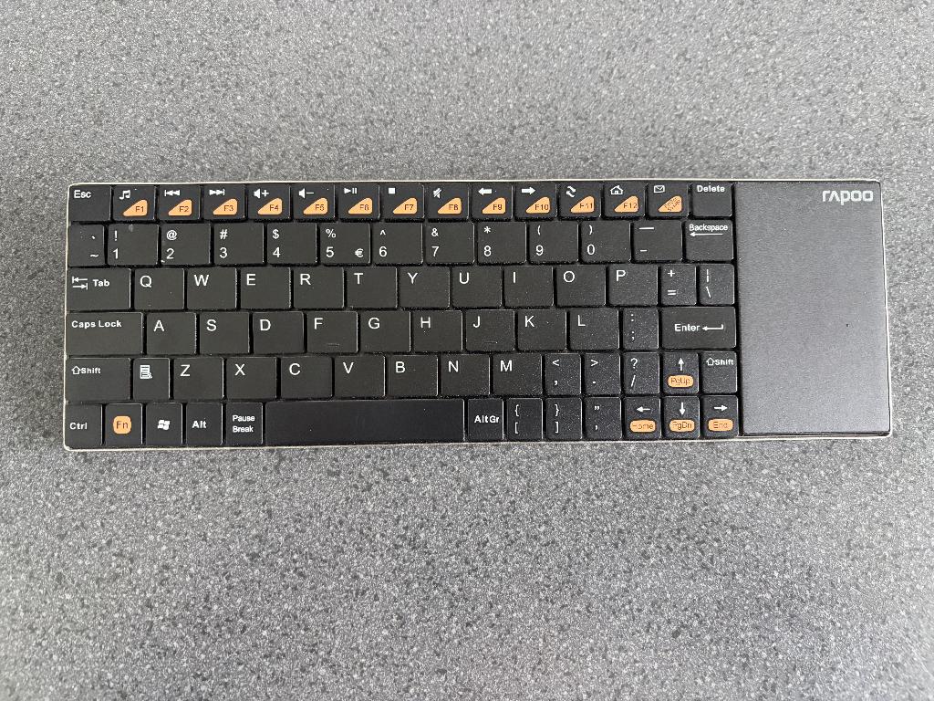 Rapoo Wireless Multi-media Touchpad Keyboard E2700, Computers en Software, Toetsenborden, Zo goed als nieuw, Qwerty, Draadloos