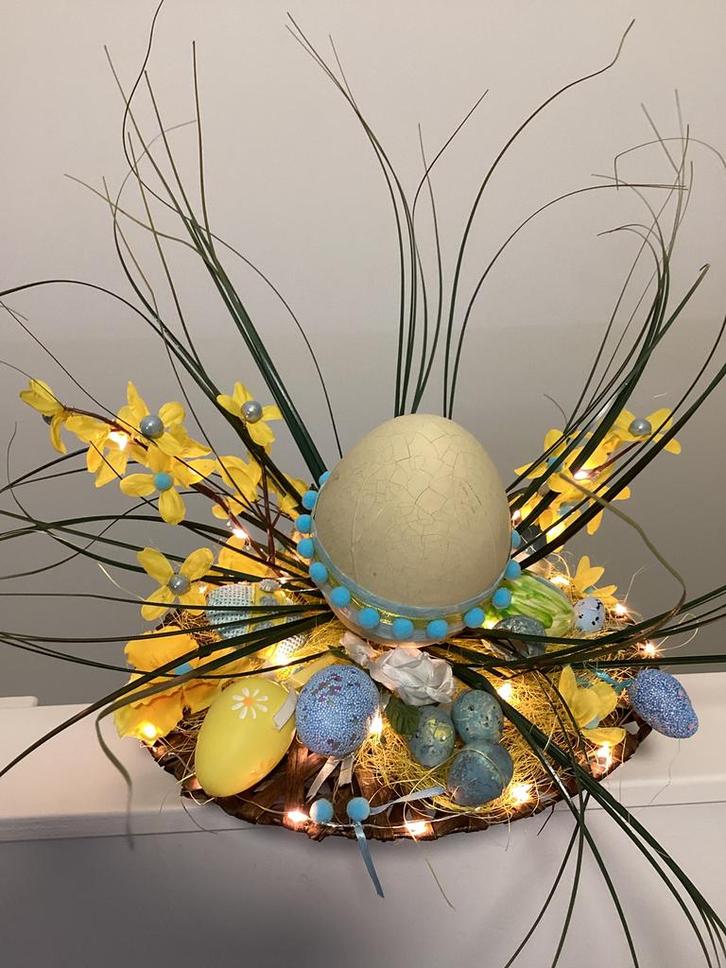 Mooie voorjaar stuk, paas stuk met verlichting , pasen, Diversen, Pasen, Nieuw, Ophalen of Verzenden