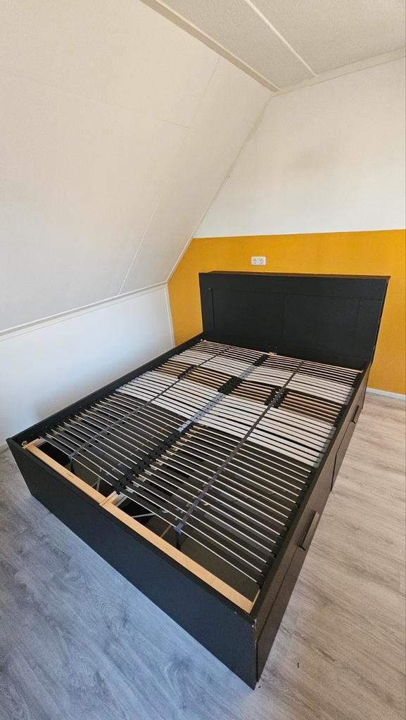 IKEA BRIMNES bed (160x200) met LEIRSUND lattenbodems, Huis en Inrichting, Slaapkamer | Bedden, Gebruikt, Tweepersoons, 160 cm