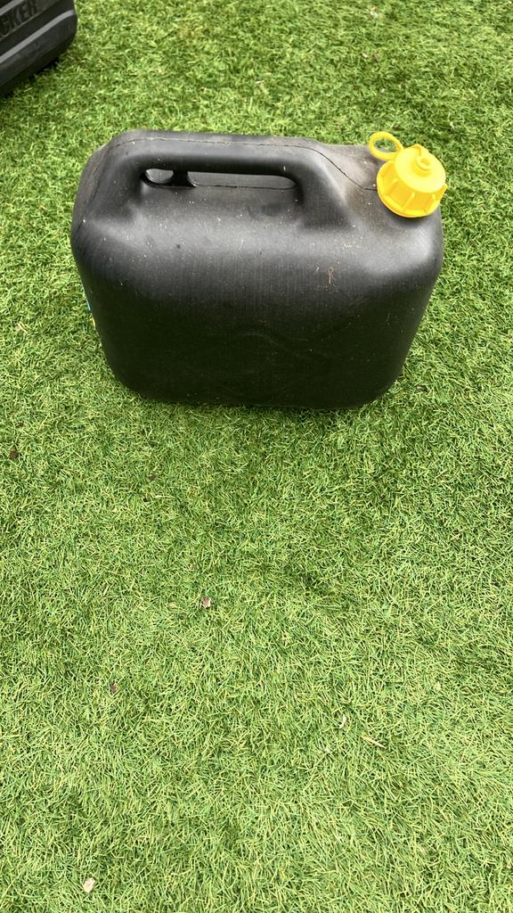 Jerrycan 10 liter met schenktuit, Ophalen of Verzenden, Gebruikt, Universele onderdelen