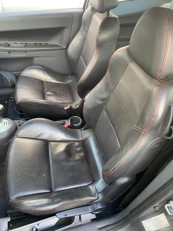 mitstubishi colt 2003 tot 2012 interieur Leren sportstoelen, Auto-onderdelen, Interieur en Bekleding, Mitsubishi, Gebruikt, Ophalen