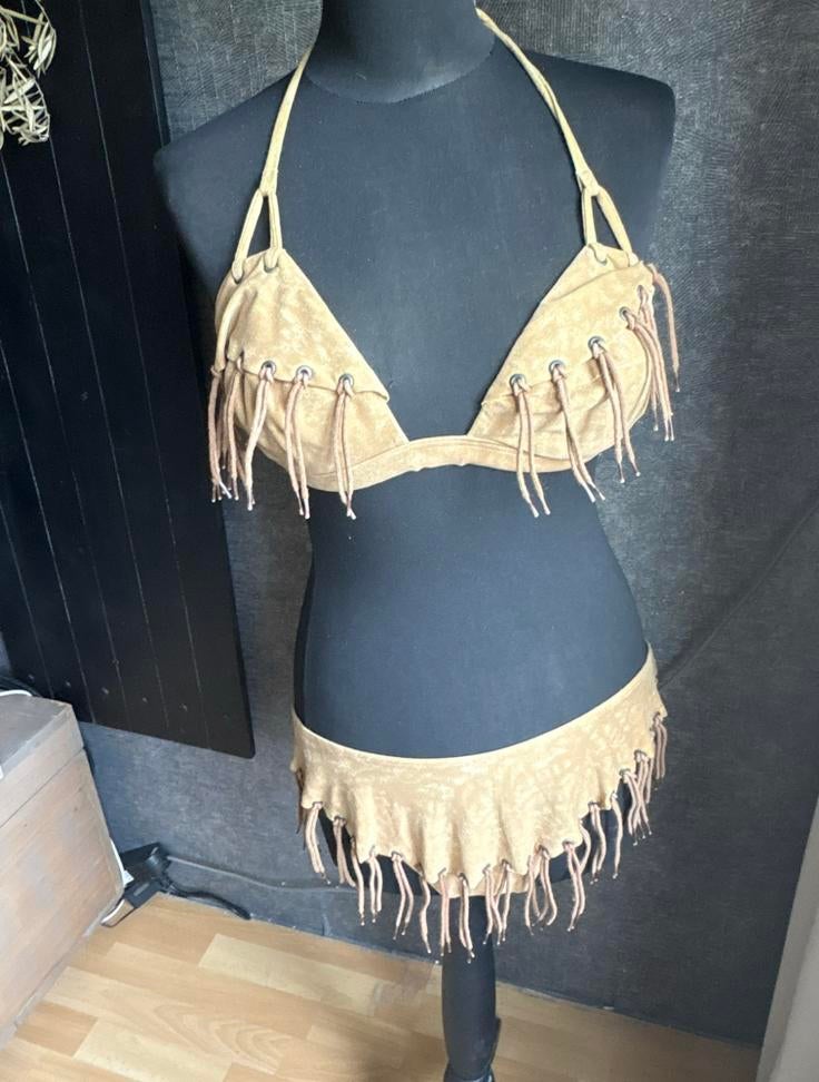 Nicole Olivier mooie suedelook fringe bikini mt 42 ZGAN, Ophalen of Verzenden, Zo goed als nieuw, Beige, Bikini