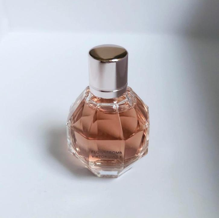NU €15 ‼️ Viktor & Rolf Flowerbomb eau de parfum miniatuur, Verzamelen, Parfumverzamelingen, Nieuw, Miniatuur, Ophalen of Verzenden