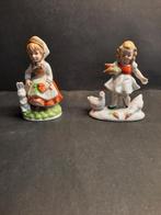 Vintage porseleinen beeldjes: Meisje met konijn & eenden, Ophalen of Verzenden, Gebruikt, Mens