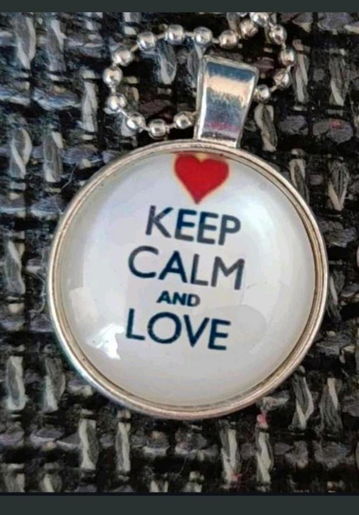 Ketting keep calm and love, Sieraden, Tassen en Uiterlijk, Kettingen, Verzenden, Nieuw, Zilver, Met hanger