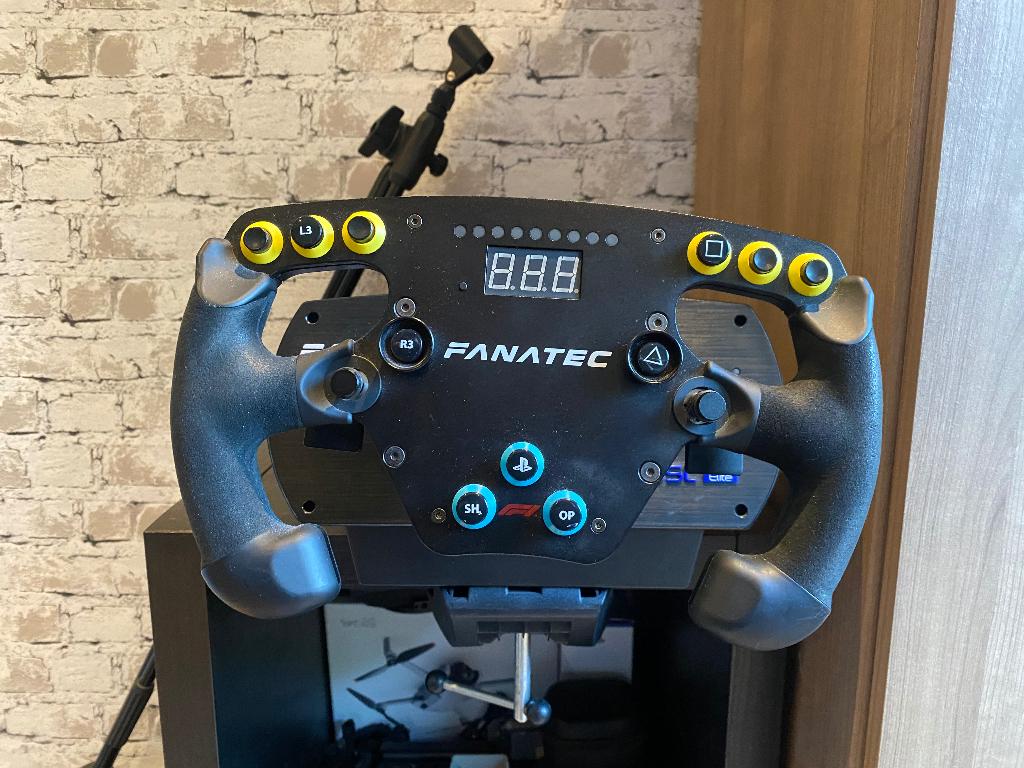 Fanatec CSL Elite F1 set - base en stuur (PC/PS4), Spelcomputers en Games, Spelcomputers | Sony PlayStation Consoles | Accessoires