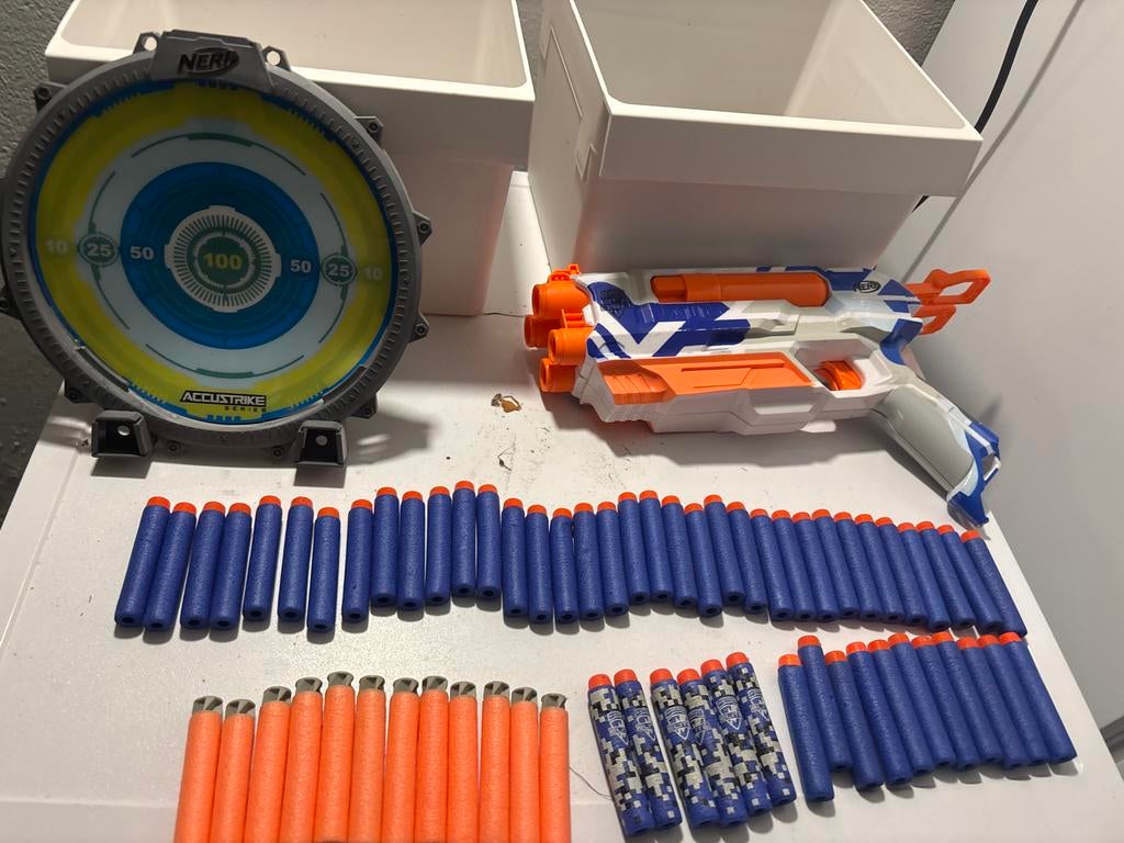 Nerf pistool 2in1met target en pijlen, Ophalen, Gebruikt