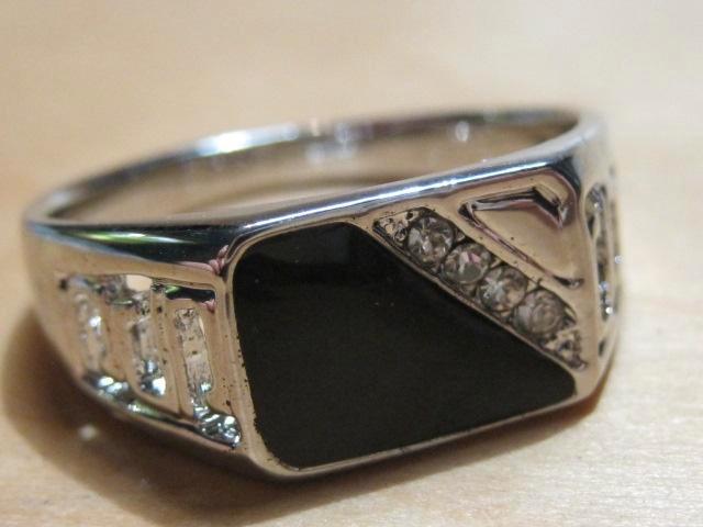 rin. prachtige zilverkleurige ring ZWART/STRASS (22mm), Sieraden, Tassen en Uiterlijk, Ringen, Nieuw, Dame of Heer, 20 of groter