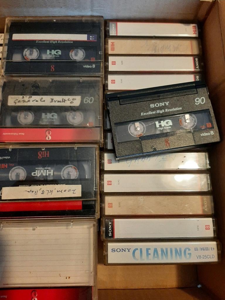 16 Video 8 Cassettes (15x Sony, 1x TDK) + Reinigingscassette, Ophalen of Verzenden
