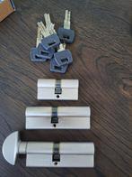 Cilindersloten 3x van het merk AGB, Doe-het-zelf en Verbouw, Hang- en Sluitwerk, Ophalen of Verzenden, Zo goed als nieuw, Rvs