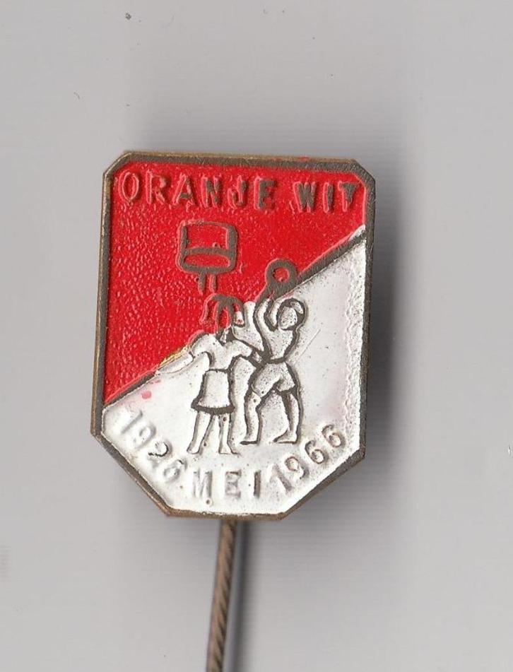 Korfbal Oranje Wit speldje, Verzamelen, Speldjes, Pins en Buttons, Gebruikt, Speldje of Pin, Overige onderwerpen, Ophalen of Verzenden