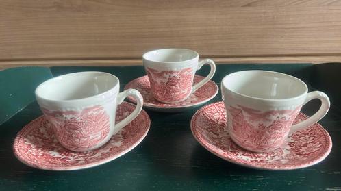 3 Royal Tudorware rode kop en schotels, Coaching Taverns p/3, Verzamelen, Porselein, Kristal en Bestek, Zo goed als nieuw, Kop en/of schotel