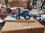 Ford 7810 met duo ploeg Britains, Hobby en Vrije tijd, Modelauto's | 1:32, Ophalen of Verzenden, Zo goed als nieuw, Tractor of Landbouw
