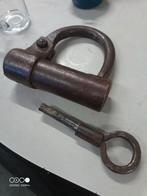 Oude hangslot met sleutel komt uit Noorwegen, Antiek en Kunst, Ophalen of Verzenden