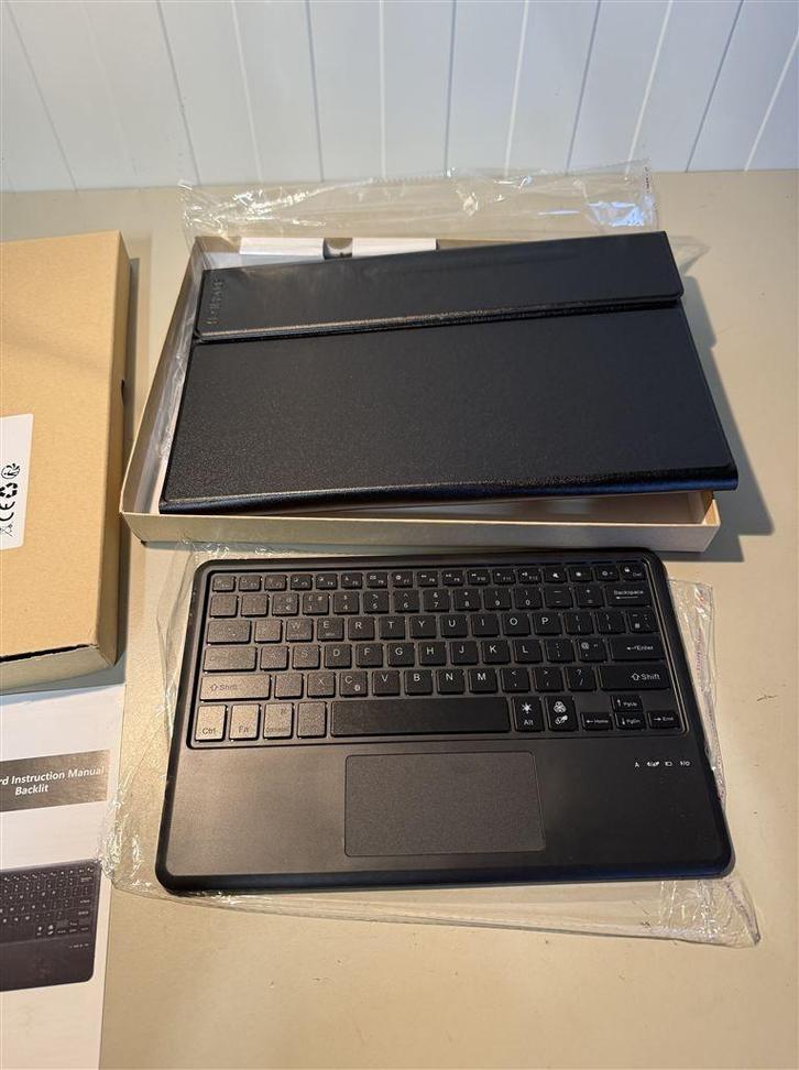 Verlichte toetsenbordhoes met touchpad voor Samsung Galaxy T, Computers en Software, Tablet-hoezen, Nieuw, Bescherming voor- en achterkant