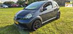Toyota Aygo 1.0-12V NIEUWE APK AIRCO NETJES, Voorwielaandrijving, Gebruikt, 4 stoelen, 68 pk