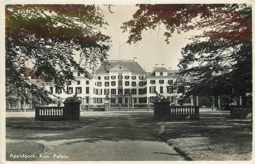 (300-455-055) Apeldoorn Kon Paleis, Verzamelen, Ansichtkaarten | Nederland, Gelderland, Verzenden