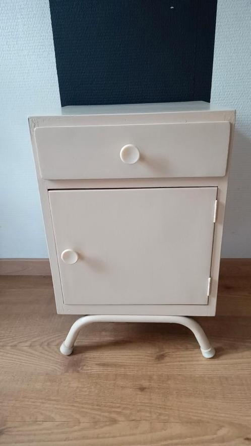 Vintage nachtkastje jaren 60 crème wit, Huis en Inrichting, Slaapkamer | Nachtkastjes, Gebruikt, Minder dan 55 cm, Minder dan 45 cm