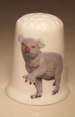 Koala beer met poot omhoog vingerhoedje, Verzamelen, Ophalen of Verzenden, Nieuw, Porselein, Nederland