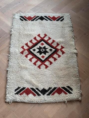 Vintagekleed, vloerkleed, jaren 60-70, berber beschikbaar voor biedingen