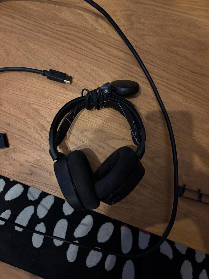 Steelseries Arctis 9 PlayStation Headset, Spelcomputers en Games, Spelcomputers | Sony PlayStation Consoles | Accessoires, Gebruikt