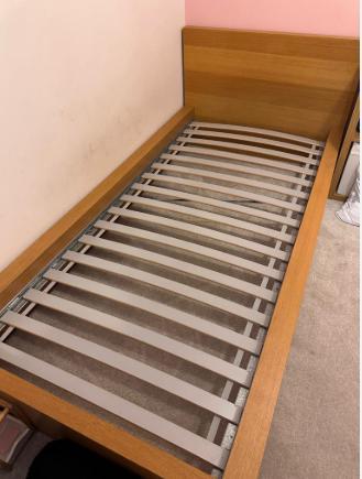 Ikea Malm bedframe met Ikea Matras - afbeelding 1