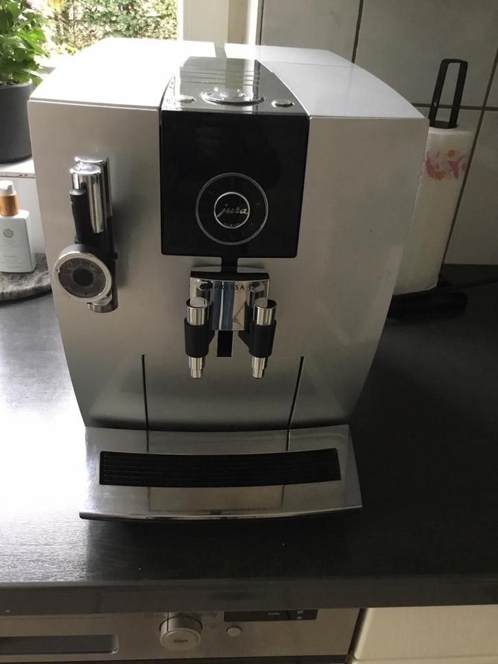 Jura impressa J 9, Witgoed en Apparatuur, Koffiezetapparaten, Zo goed als nieuw, Koffiebonen, Koffiemachine, 10 kopjes of meer