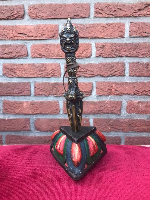 bronzen phurba inclusief houder, Antiek en Kunst, Kunst | Niet-Westerse kunst, Ophalen of Verzenden