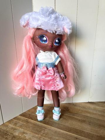 Na! Na! Na! Surprise Teens Lila Lamb beschikbaar voor biedingen