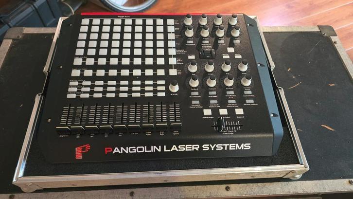 complete laser set, Muziek en Instrumenten, Licht en Laser, Gebruikt, Licht, Geluidgestuurd, Kleur, Stroboscoopeffect, Ophalen